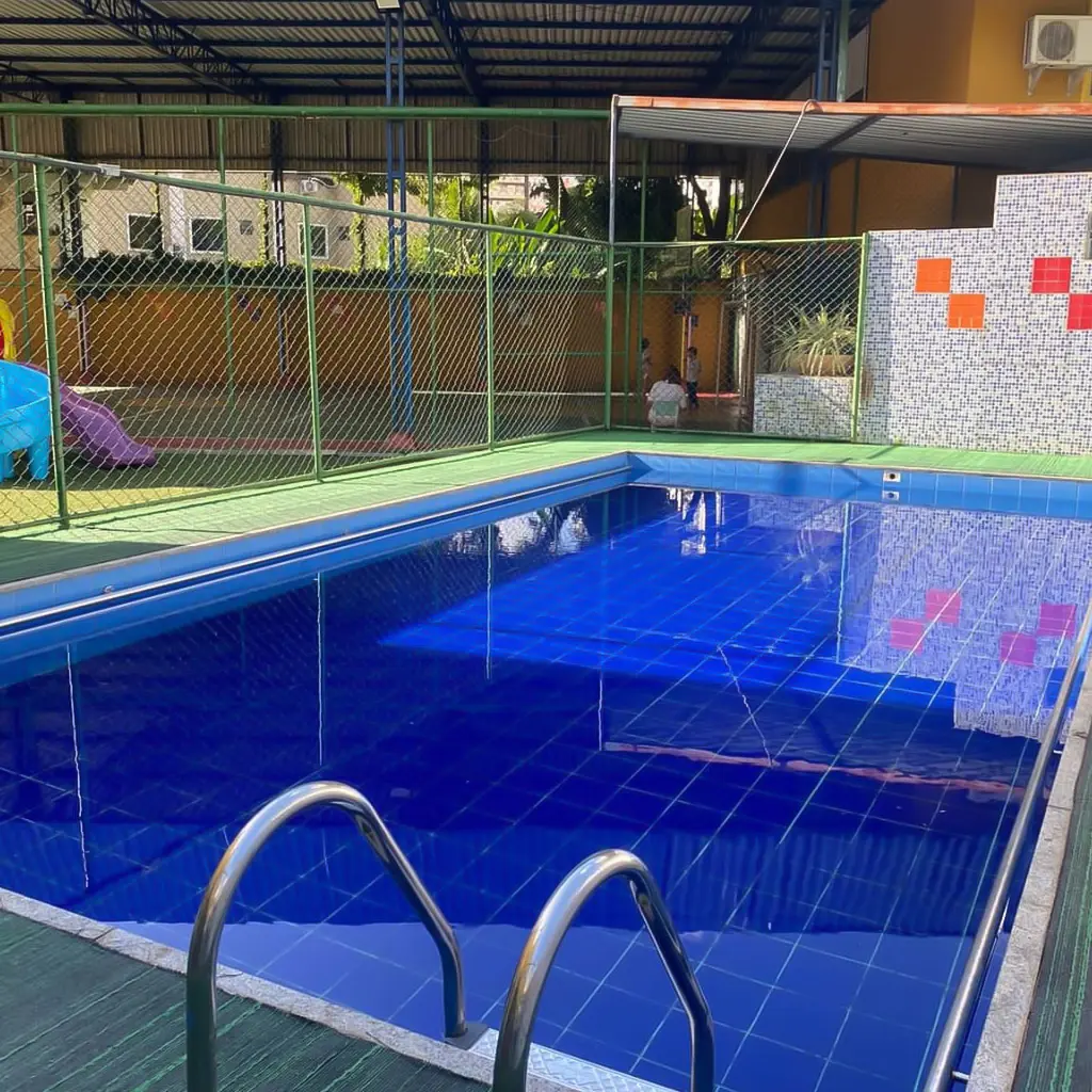 piscina copy